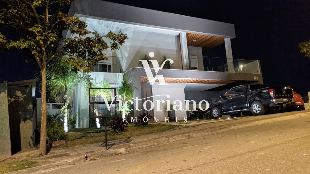 Casa de Condomínio à venda com 4 quartos, 450m² - Foto 2