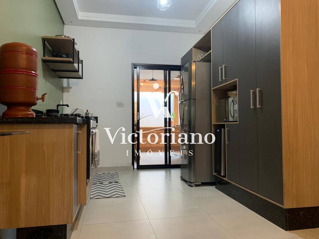 Casa à venda com 3 quartos, 250m² - Foto 7