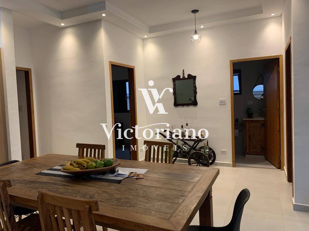 Casa à venda com 3 quartos, 250m² - Foto 4