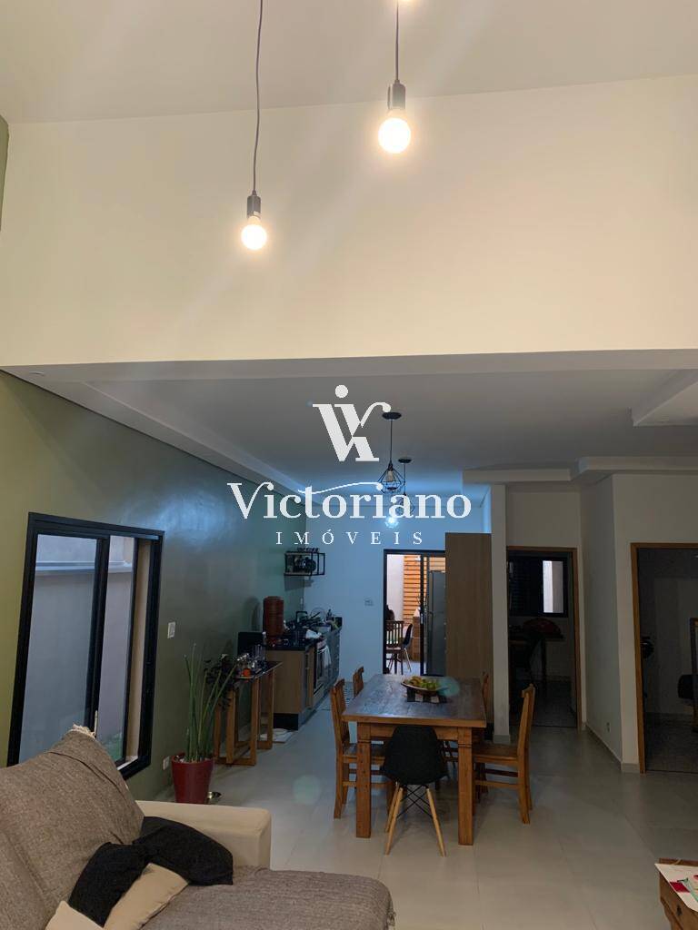 Casa à venda com 3 quartos, 250m² - Foto 11