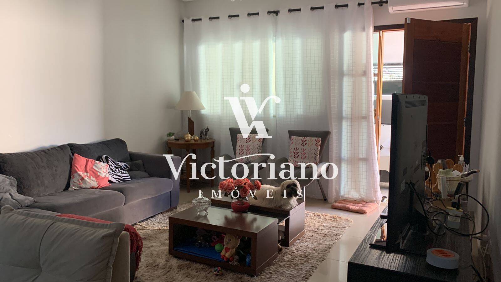 Casa à venda com 3 quartos, 250m² - Foto 4