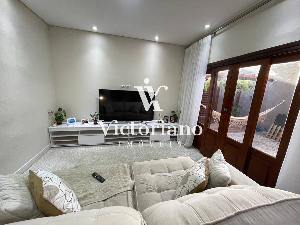 Casa à venda com 3 quartos, 300m² - Foto 12