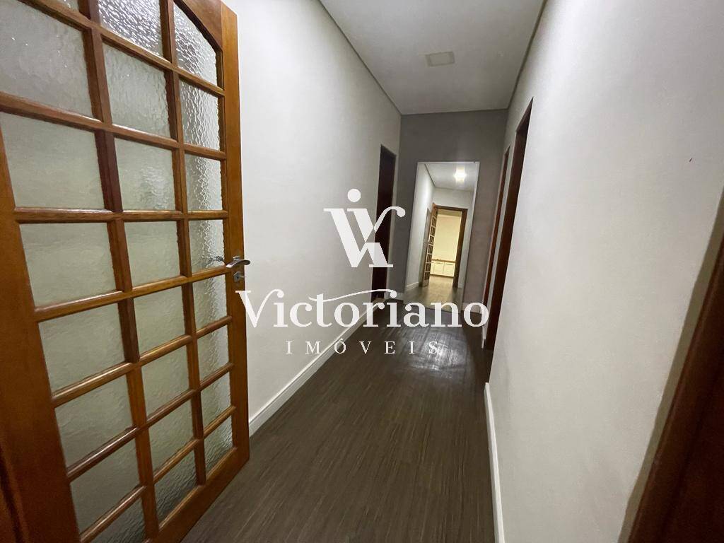 Casa à venda com 3 quartos, 300m² - Foto 13