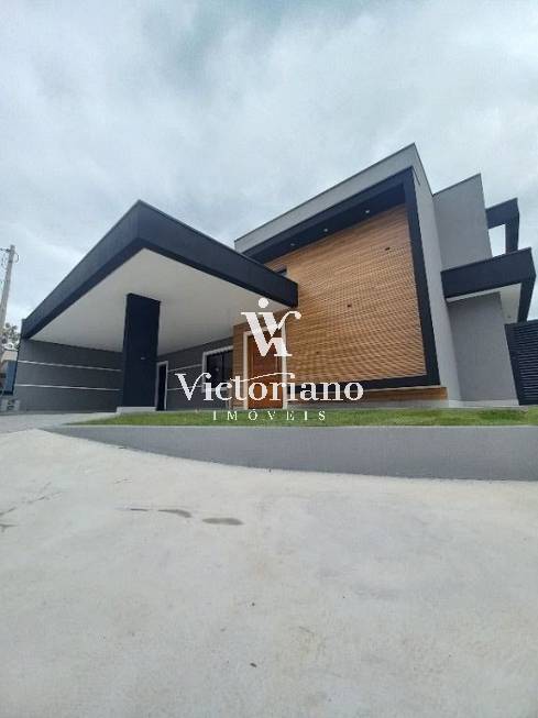 Casa de Condomínio à venda com 4 quartos, 220m² - Foto 2