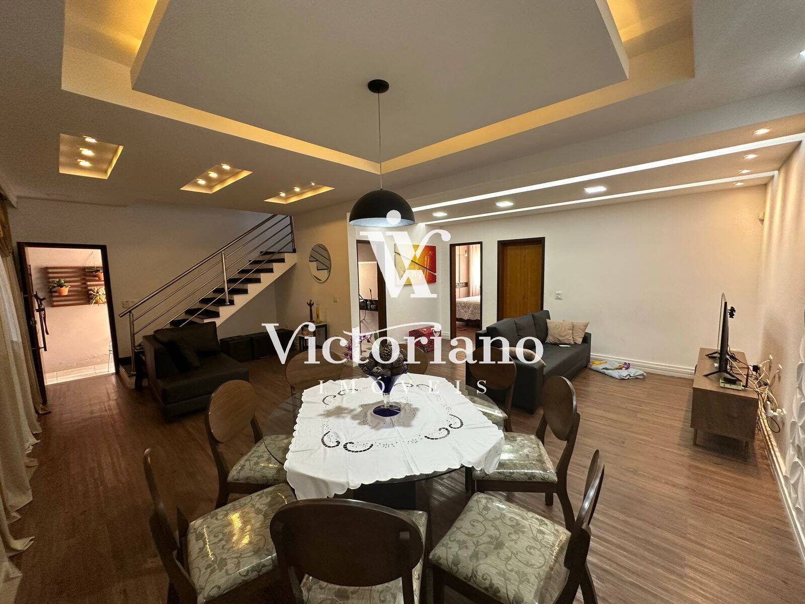 Casa à venda com 4 quartos, 300m² - Foto 3