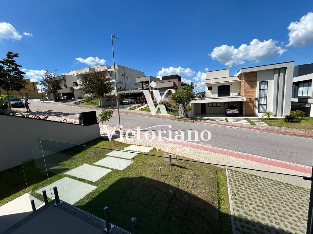 Casa à venda com 3 quartos, 221m² - Foto 4