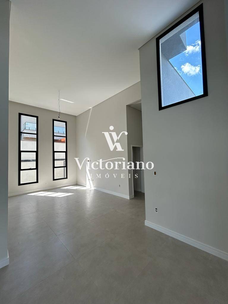 Casa à venda com 3 quartos, 221m² - Foto 10