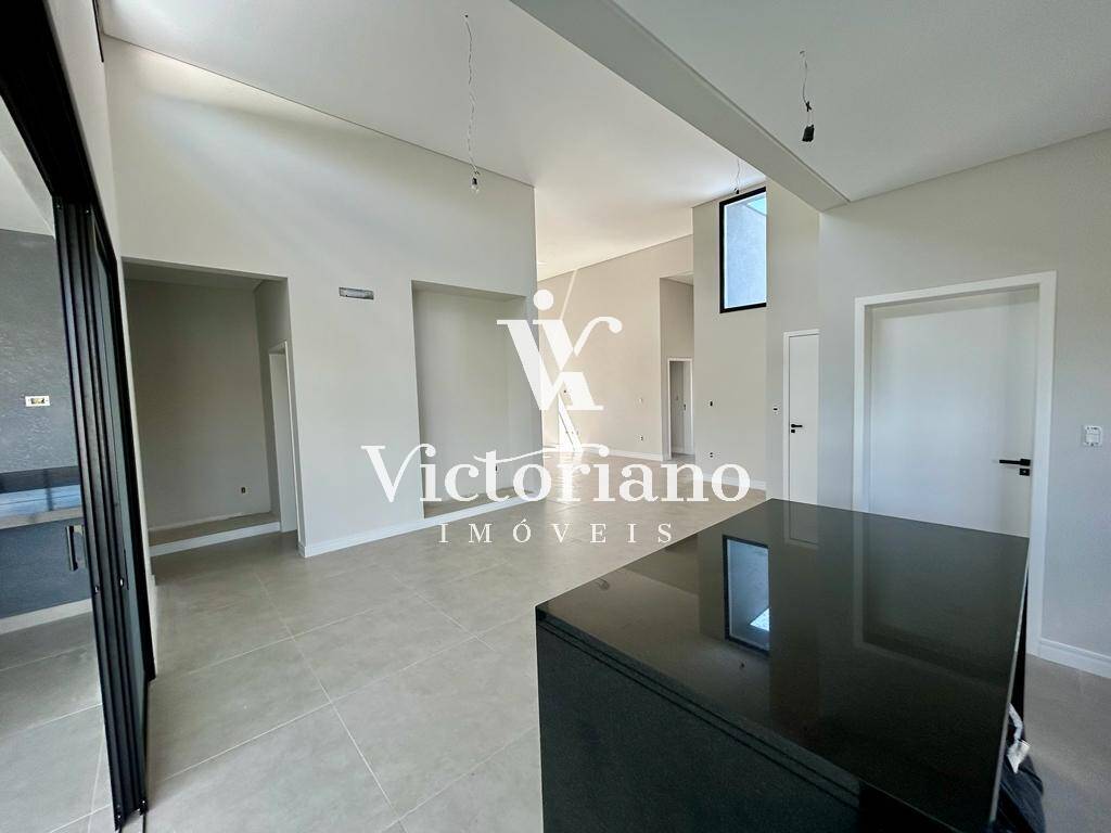 Casa à venda com 3 quartos, 221m² - Foto 15