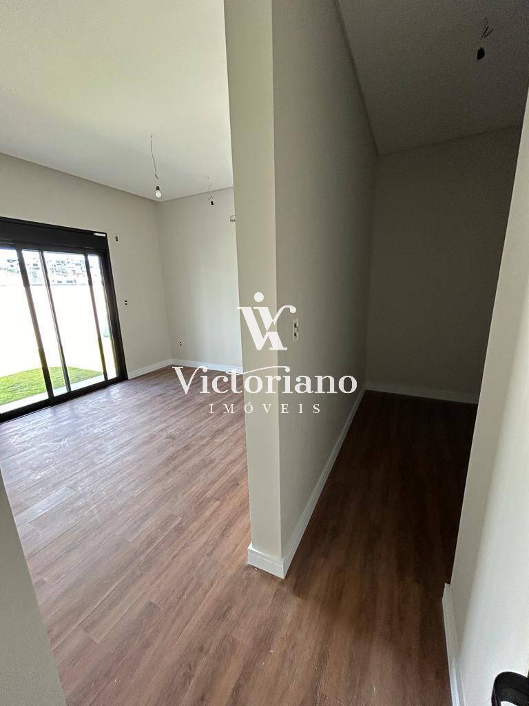 Casa à venda com 3 quartos, 221m² - Foto 18