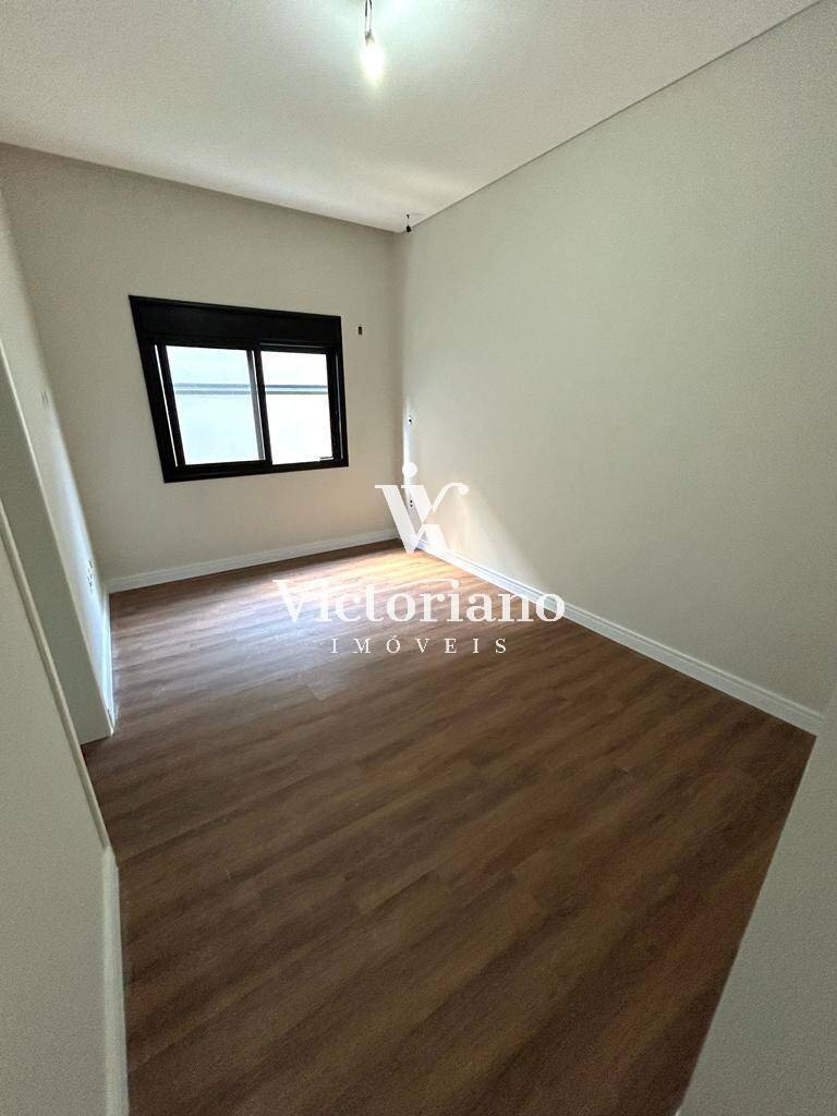 Casa à venda com 3 quartos, 221m² - Foto 22