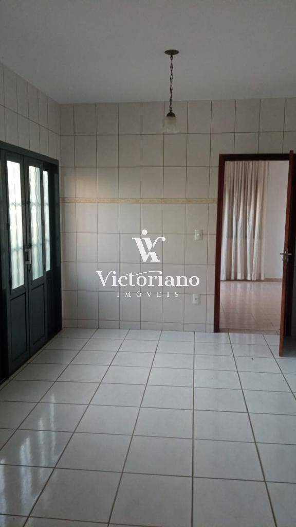 Casa à venda com 3 quartos, 363m² - Foto 7