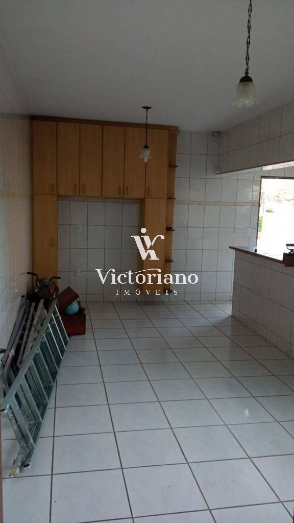 Casa à venda com 3 quartos, 363m² - Foto 8