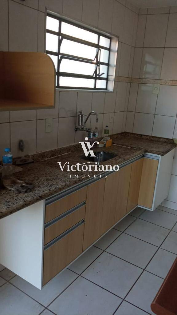 Casa à venda com 3 quartos, 363m² - Foto 10