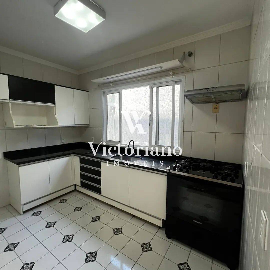 Casa à venda com 31 quartos, 140m² - Foto 2