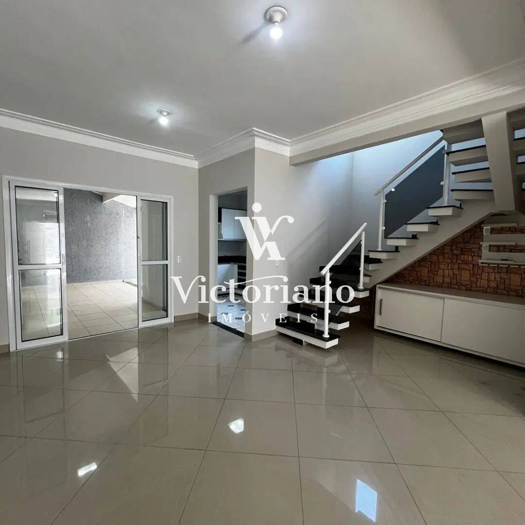 Casa à venda com 31 quartos, 140m² - Foto 1