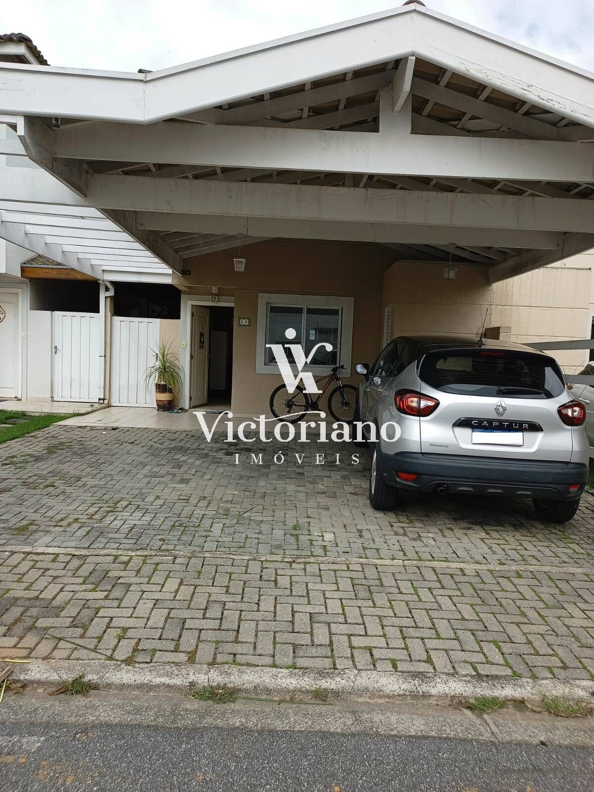 Casa de Condomínio à venda com 3 quartos, 150m² - Foto 1