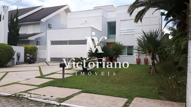 Casa de Condomínio à venda com 4 quartos, 330m² - Foto 1