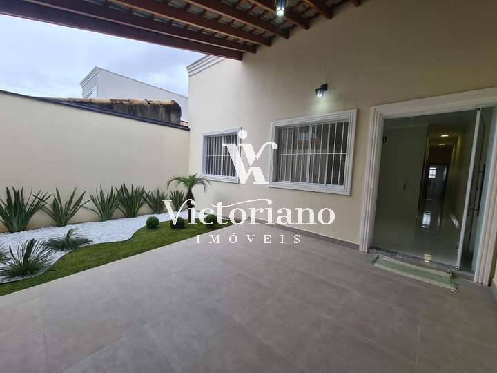 Casa à venda com 3 quartos, 175m² - Foto 1