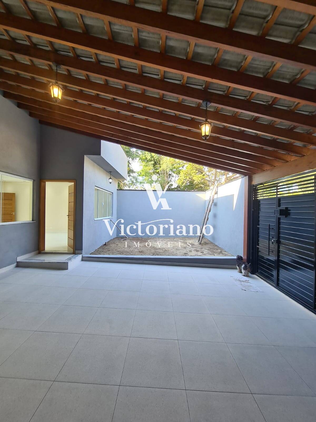 Casa à venda com 3 quartos, 250m² - Foto 2