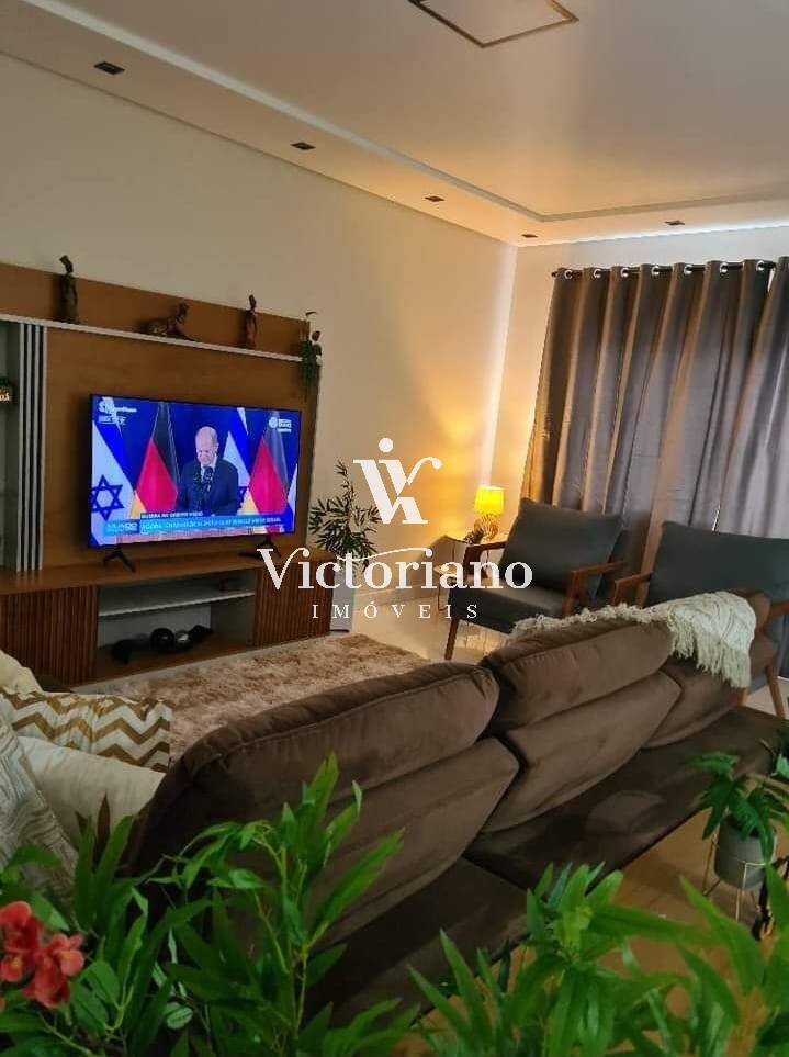 Casa à venda com 3 quartos, 250m² - Foto 14