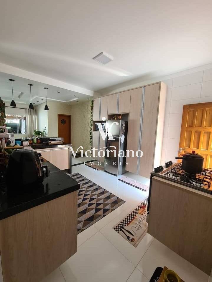 Casa à venda com 3 quartos, 250m² - Foto 18