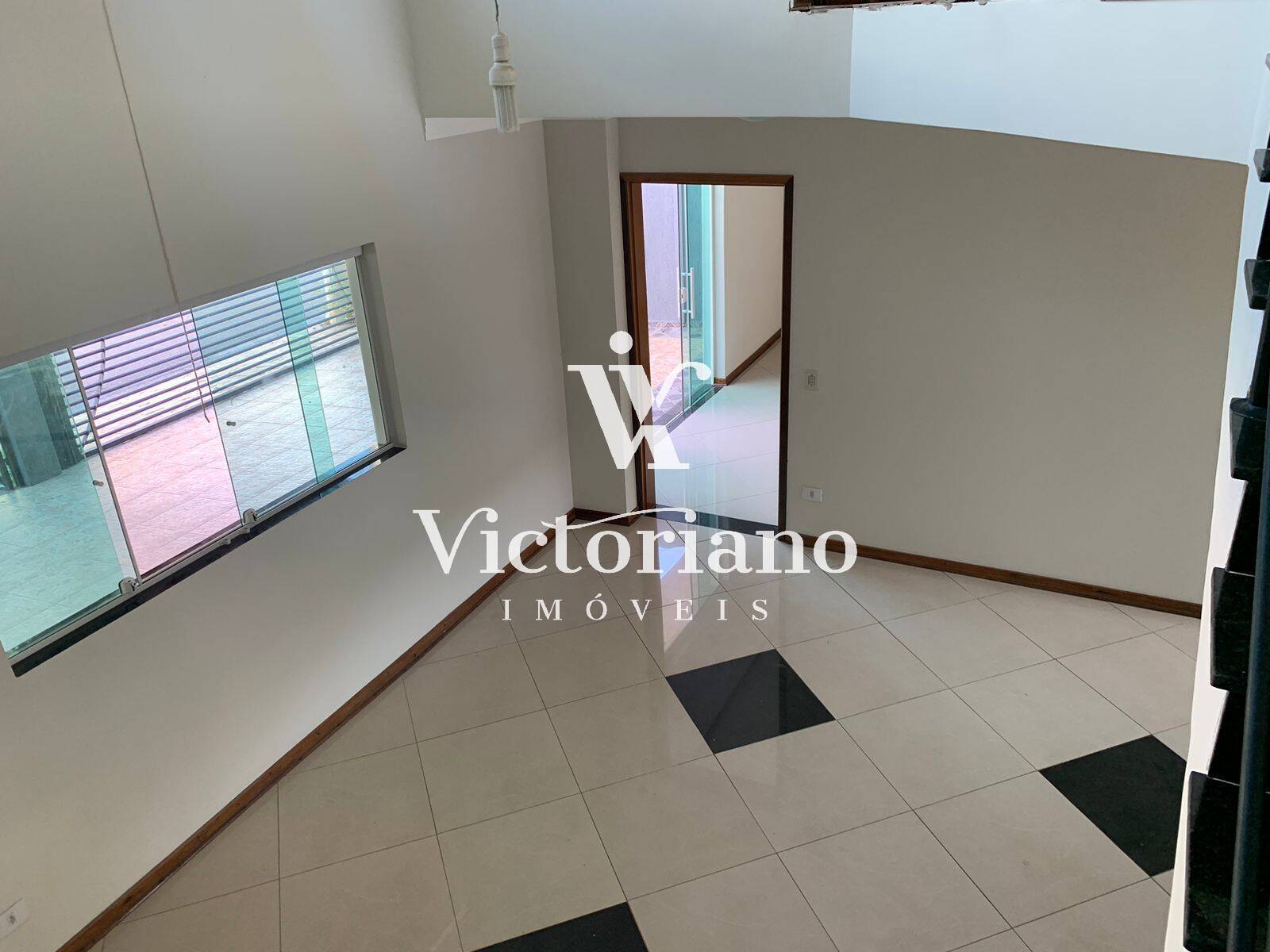 Casa à venda com 4 quartos, 250m² - Foto 11