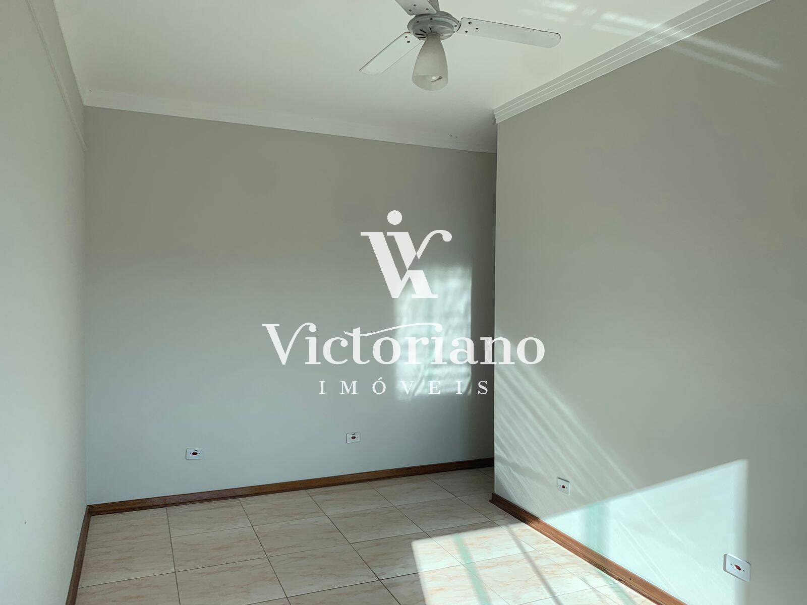 Casa à venda com 4 quartos, 250m² - Foto 15