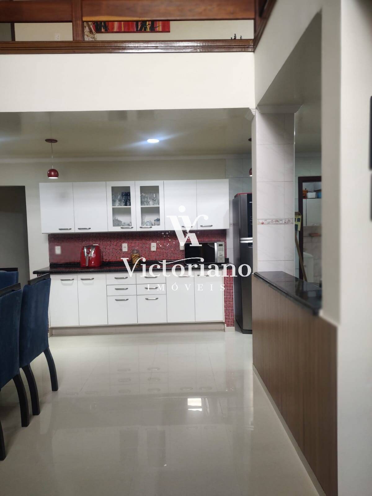 Casa à venda com 3 quartos, 200m² - Foto 8