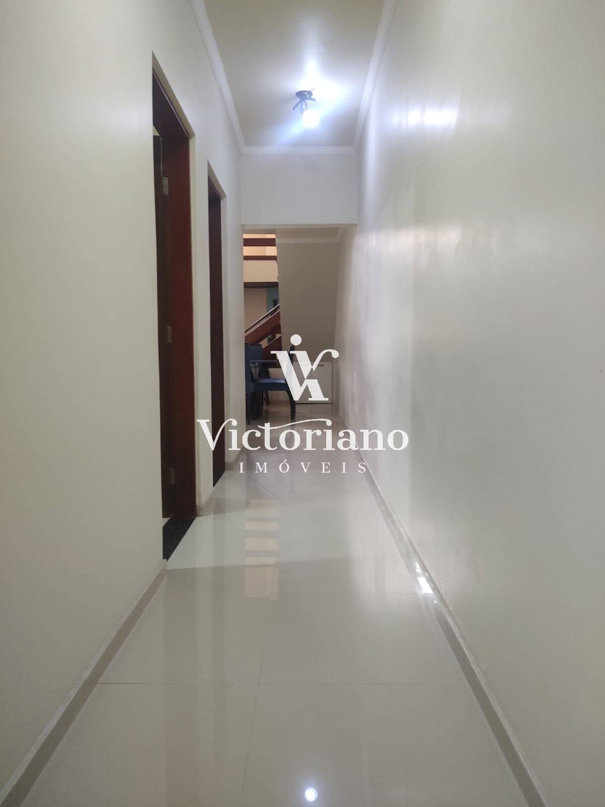 Casa à venda com 3 quartos, 200m² - Foto 13