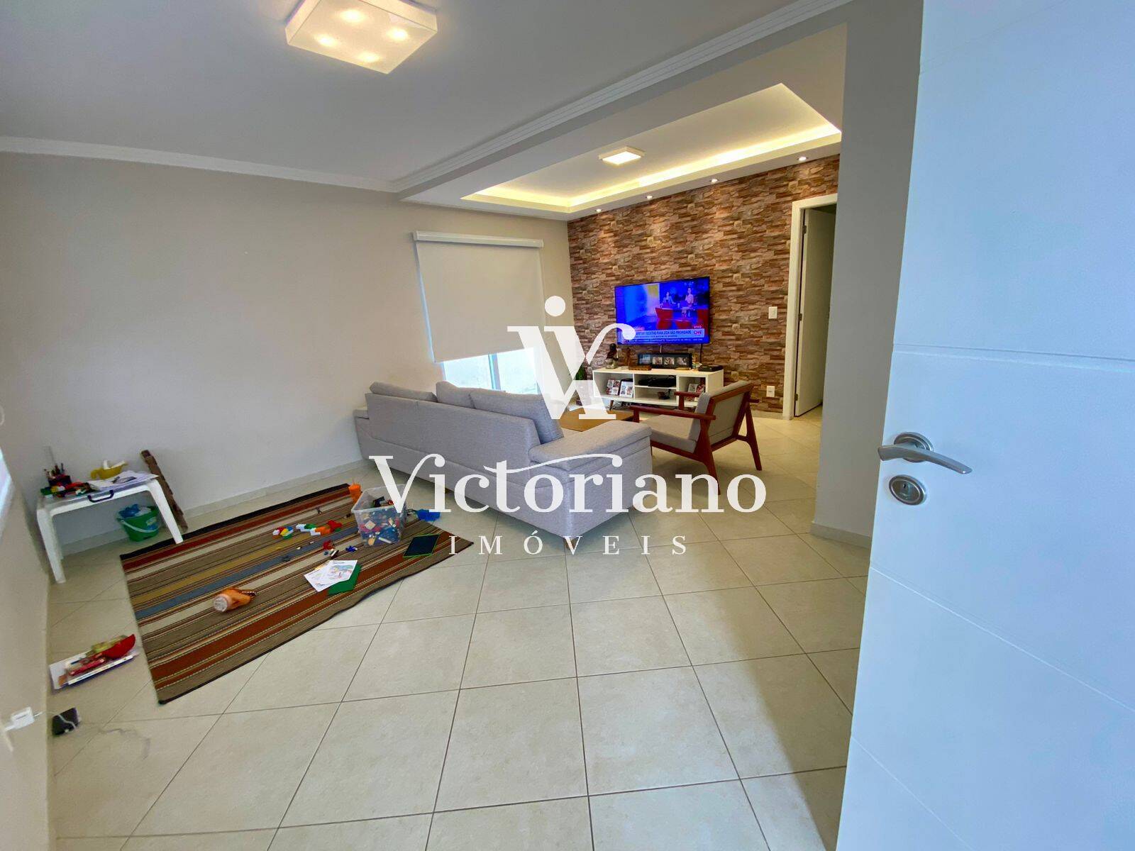 Casa à venda com 3 quartos, 250m² - Foto 3