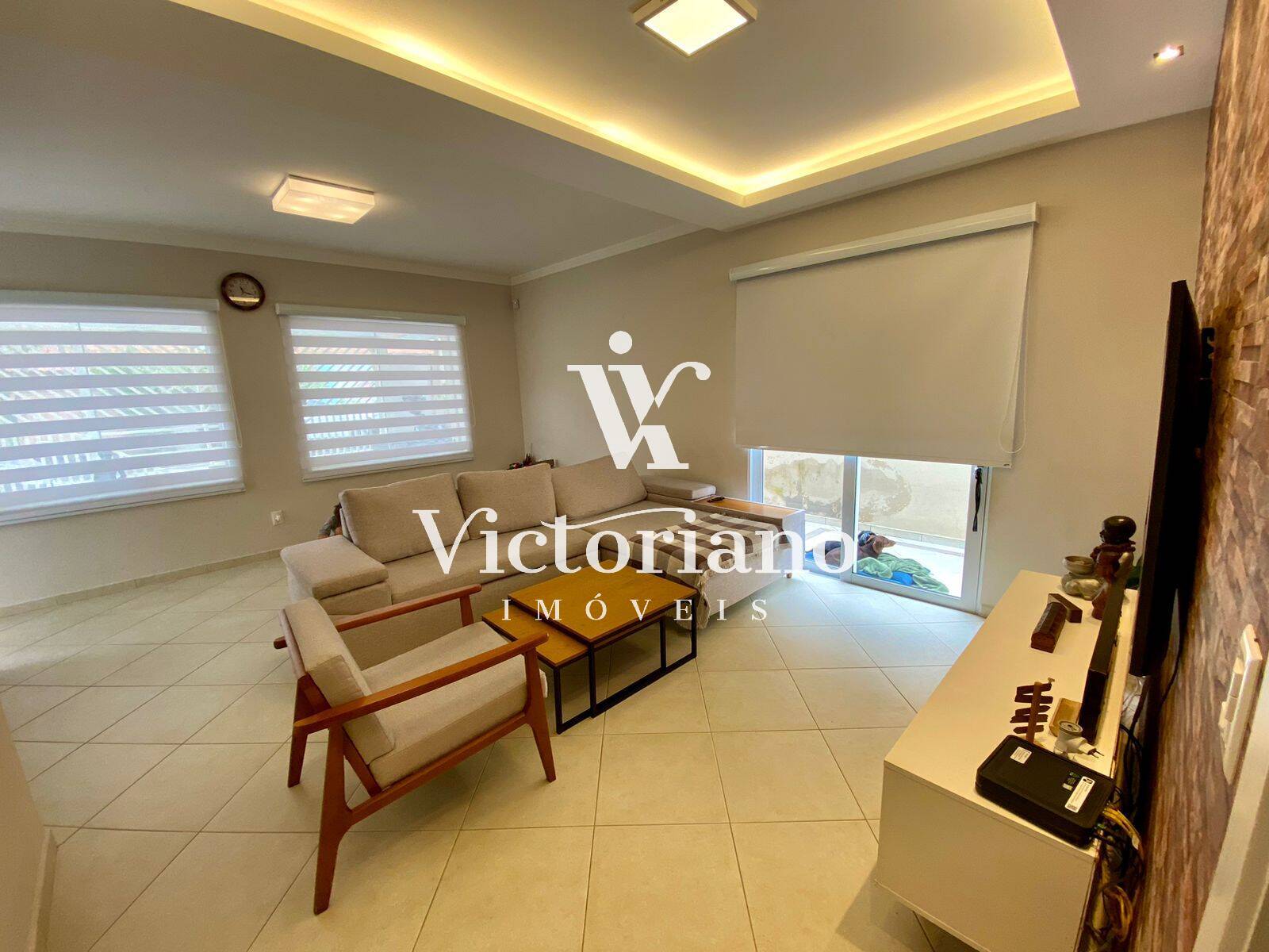 Casa à venda com 3 quartos, 250m² - Foto 5