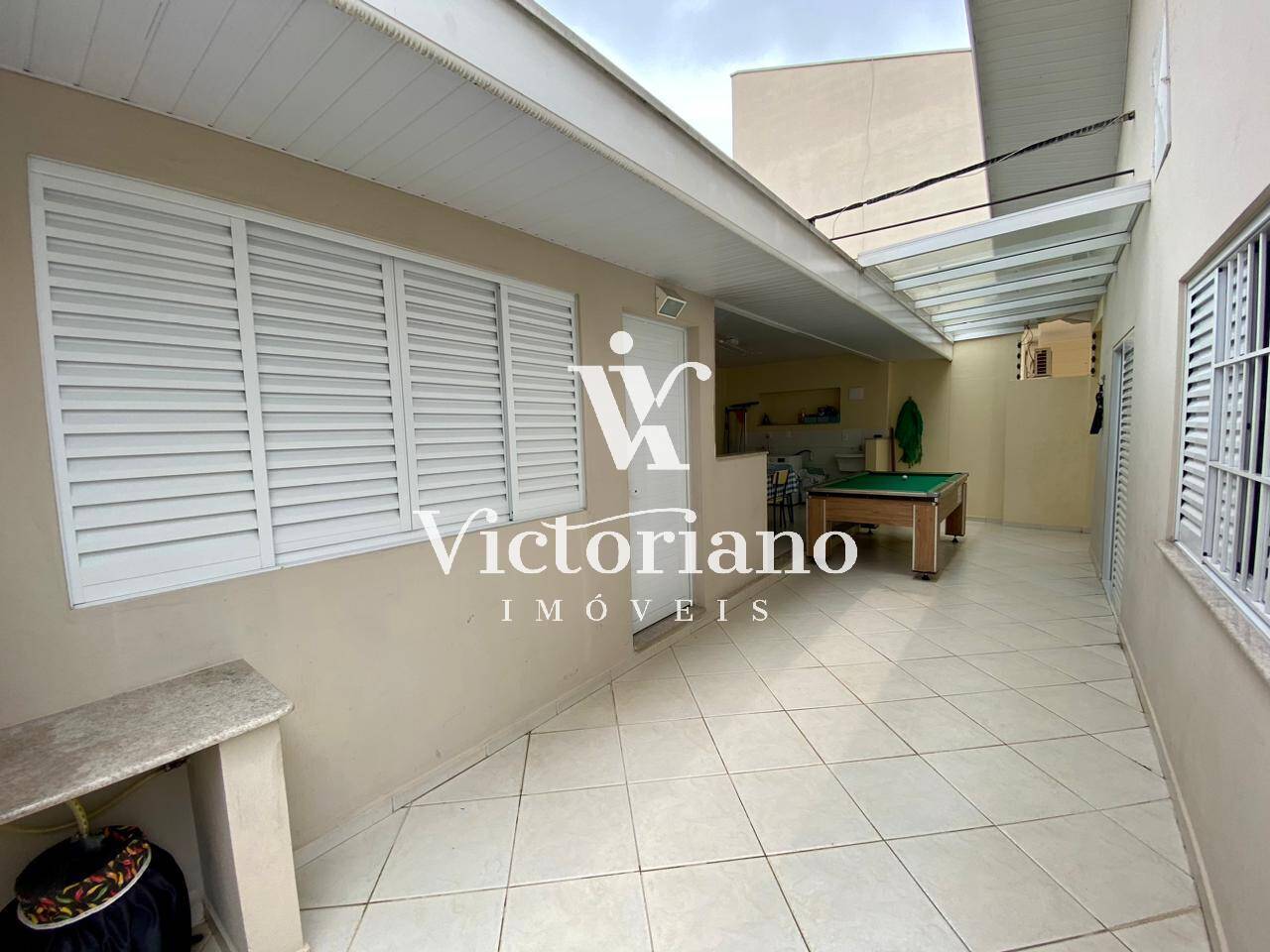 Casa à venda com 3 quartos, 250m² - Foto 22