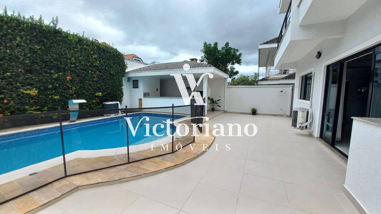 Casa de Condomínio à venda com 5 quartos, 280m² - Foto 31