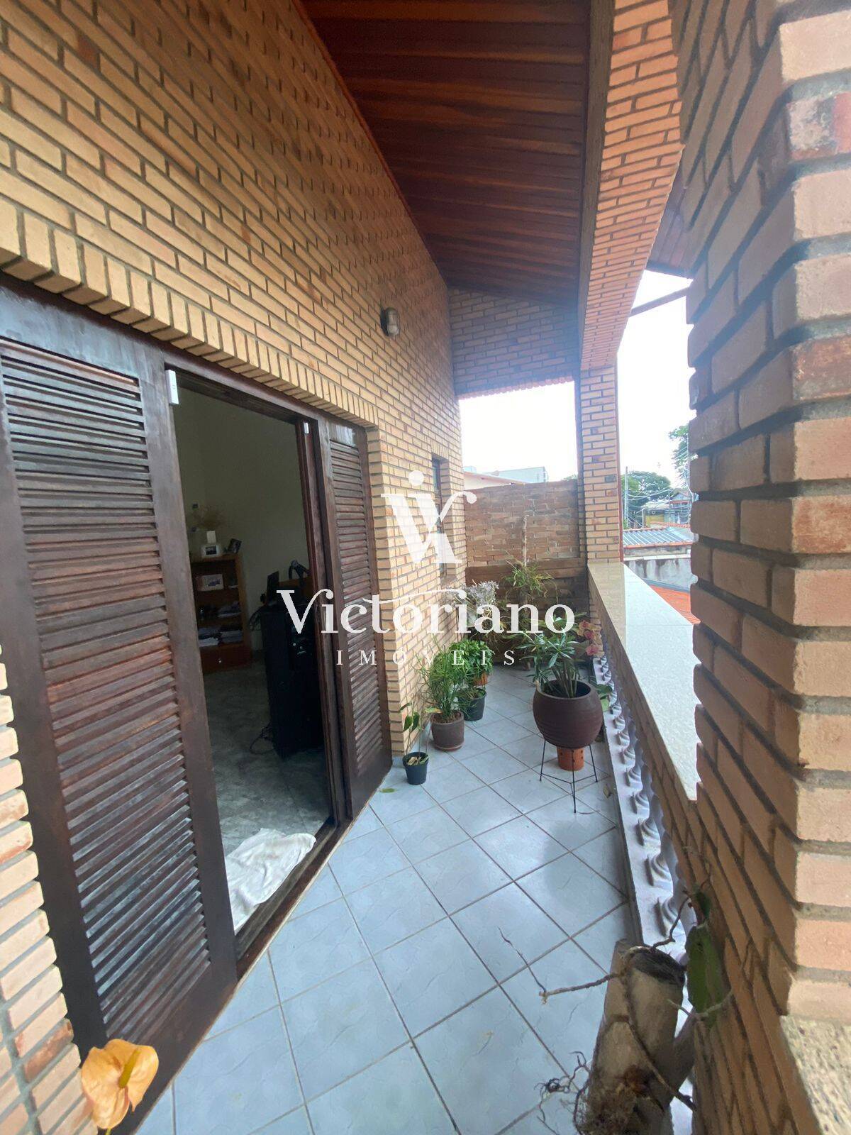 Casa à venda com 4 quartos, 260m² - Foto 9