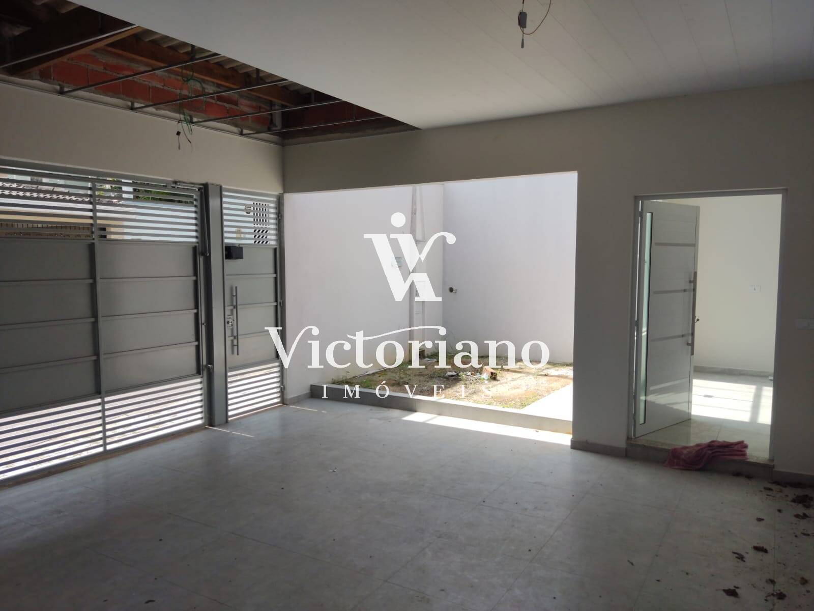 Casa à venda com 3 quartos, 250m² - Foto 2