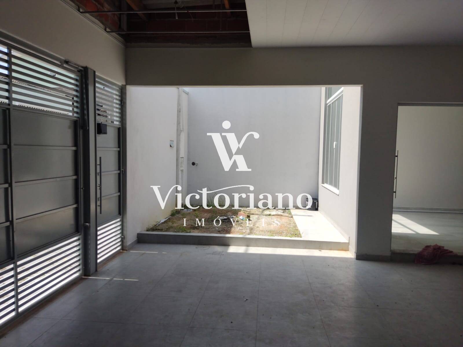 Casa à venda com 3 quartos, 250m² - Foto 3