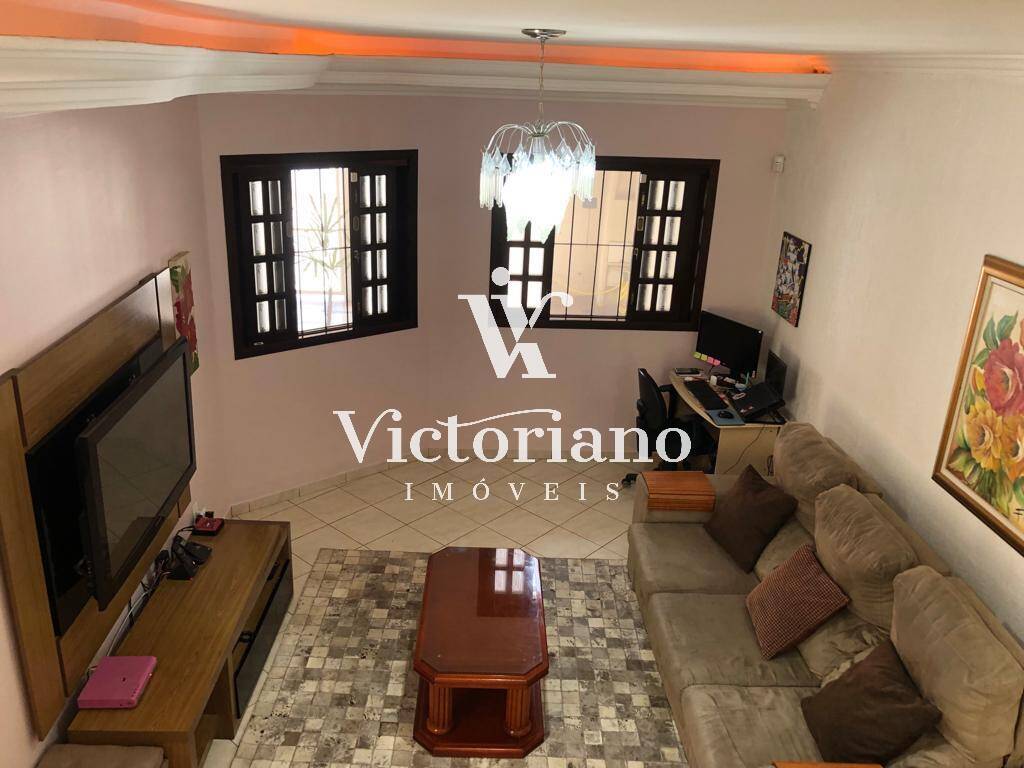 Casa à venda com 4 quartos, 175m² - Foto 1