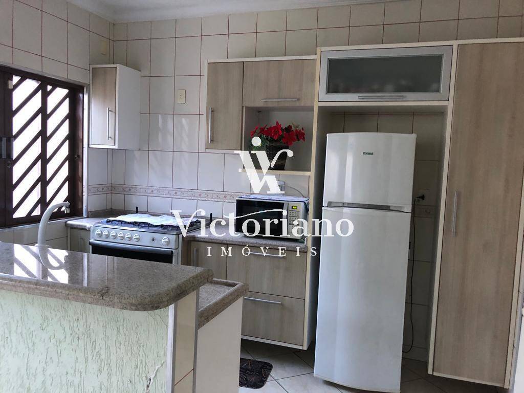 Casa à venda com 4 quartos, 175m² - Foto 11