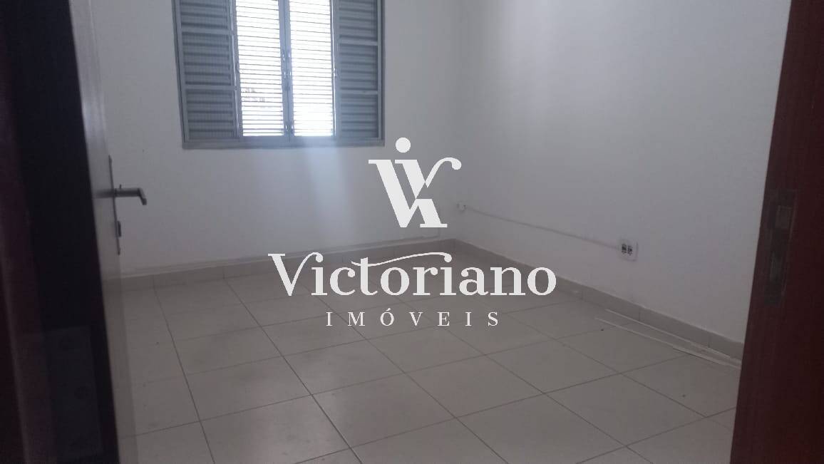 Casa à venda com 3 quartos, 250m² - Foto 3