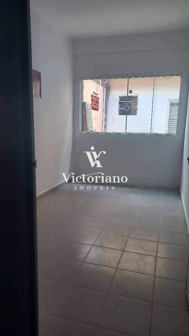 Casa à venda com 3 quartos, 250m² - Foto 2