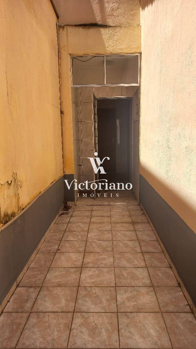 Casa à venda com 3 quartos, 250m² - Foto 11