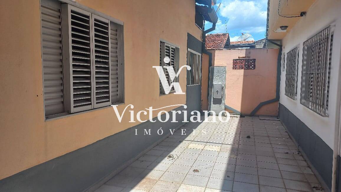 Casa à venda com 3 quartos, 250m² - Foto 13