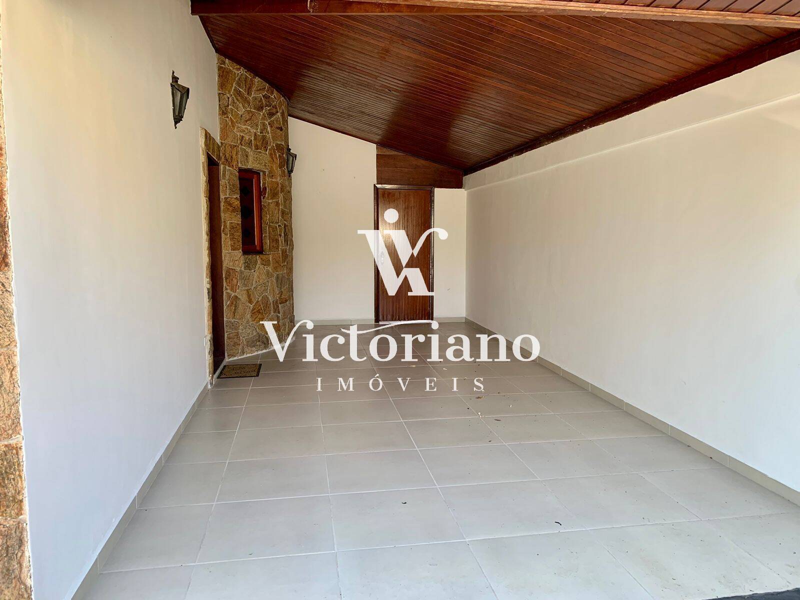 Casa de Condomínio à venda com 3 quartos, 210m² - Foto 2