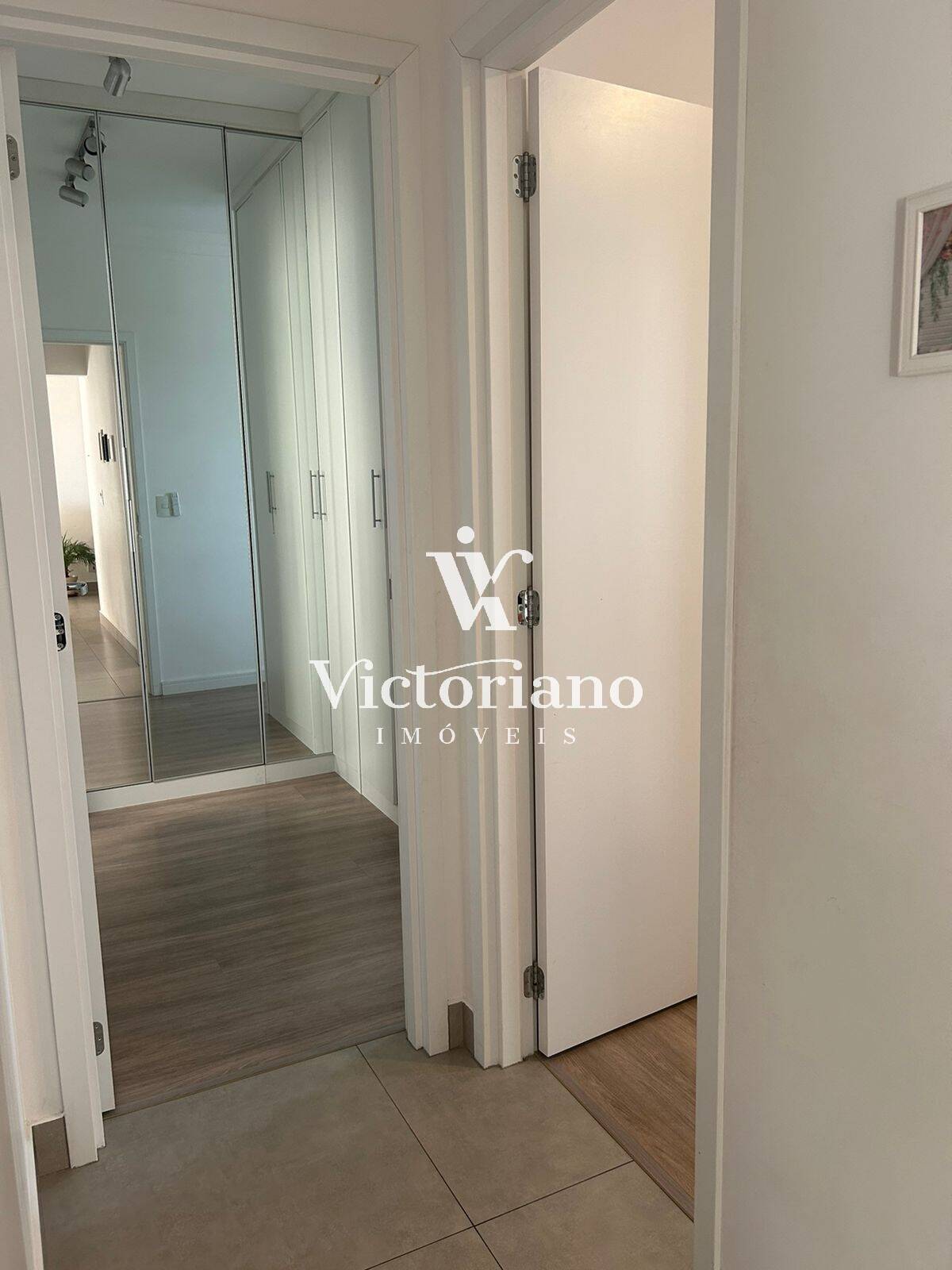 Apartamento à venda com 2 quartos, 64m² - Foto 12