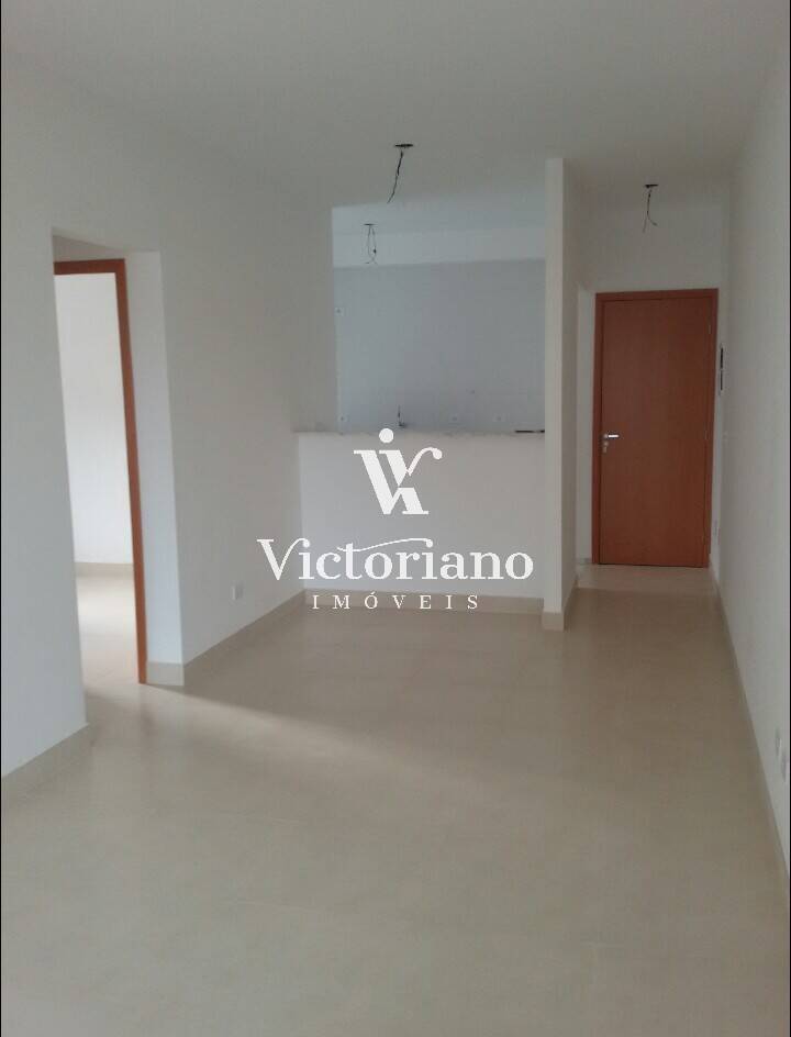 Apartamento à venda com 2 quartos, 68m² - Foto 2