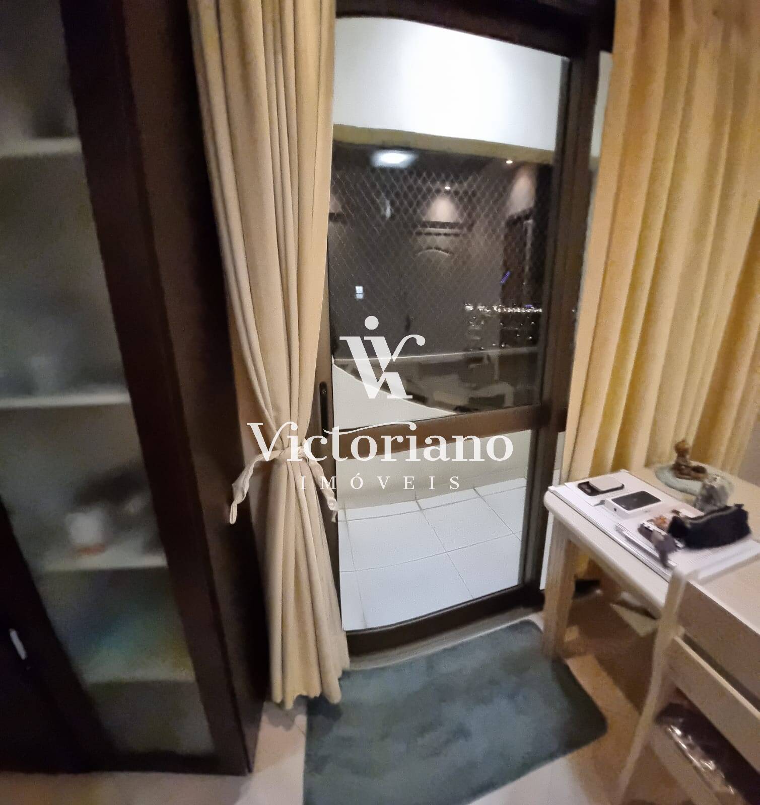 Apartamento à venda com 4 quartos, 150m² - Foto 2