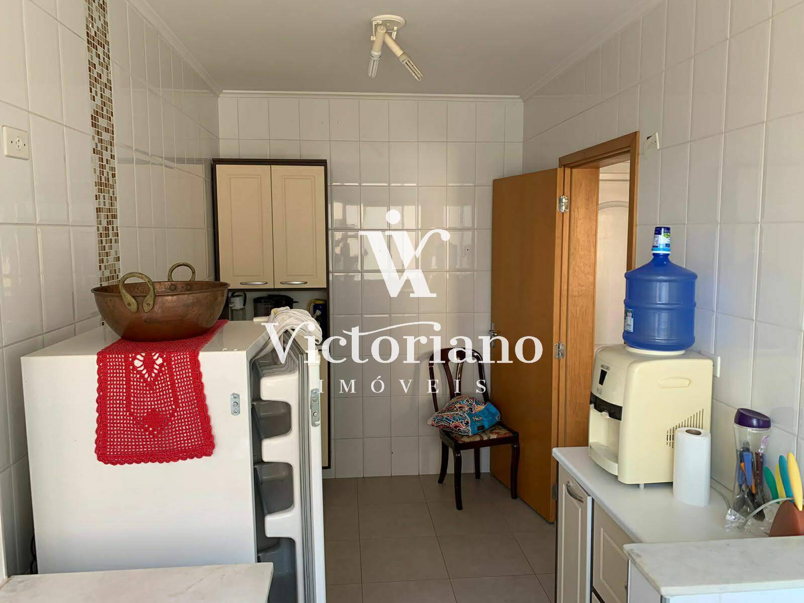 Apartamento à venda com 4 quartos, 150m² - Foto 4