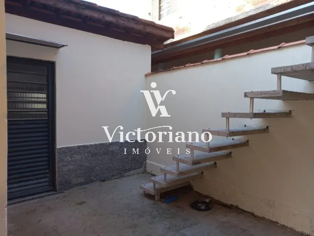 Casa à venda com 4 quartos, 250m² - Foto 9