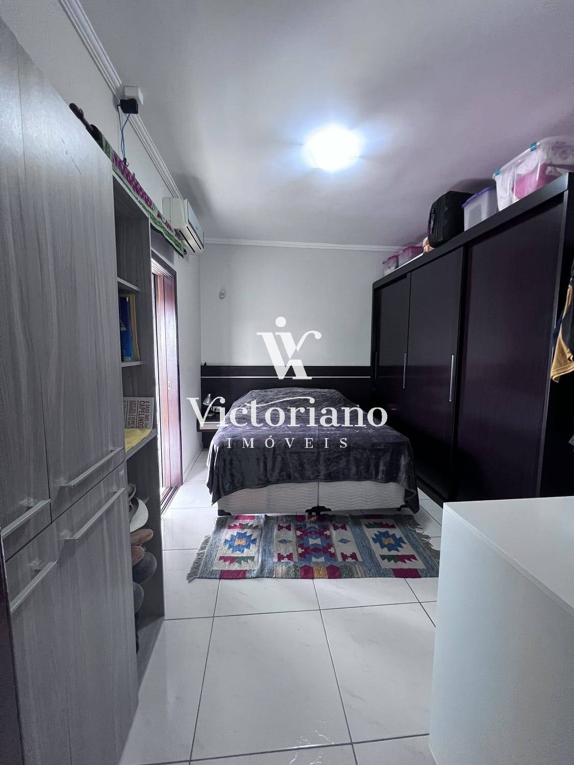 Casa à venda com 4 quartos, 250m² - Foto 10