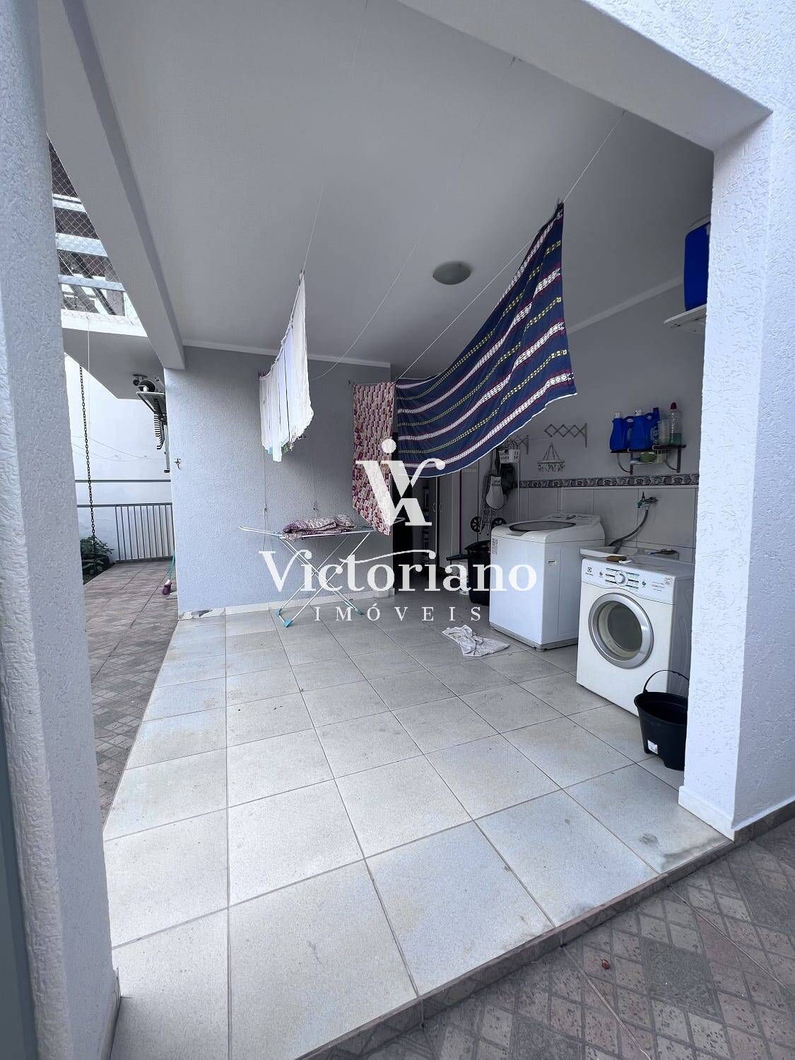 Casa à venda com 4 quartos, 250m² - Foto 16